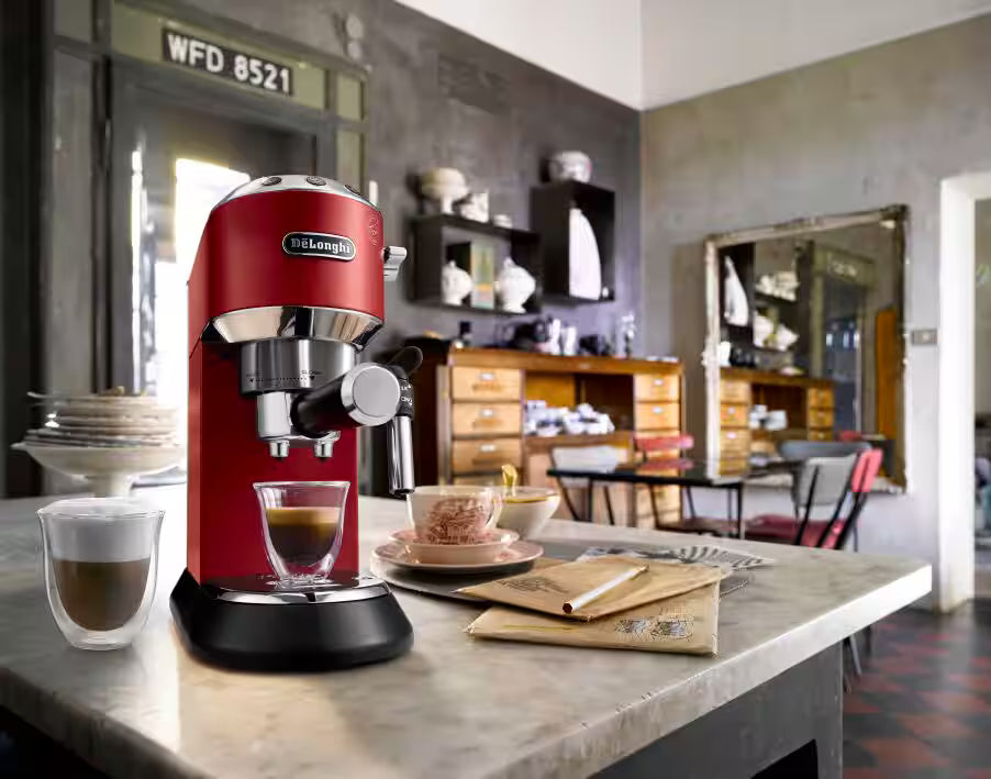 De’Longhi Dedica EC685 Series – Manual Espresso Machine with Cappuccino System, 15 Bar Pressure, Thermoblock Heating (Black, Grey, Red & White)-12