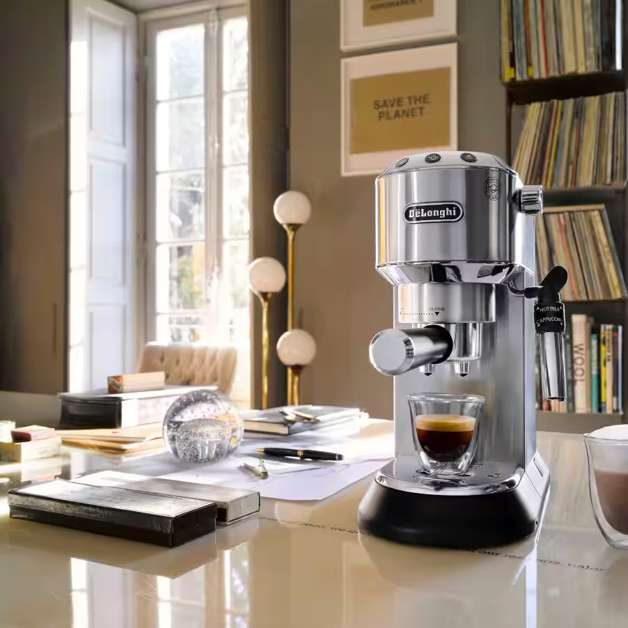 De’Longhi Dedica EC685 Series – Manual Espresso Machine with Cappuccino System, 15 Bar Pressure, Thermoblock Heating (Black, Grey, Red & White)-17