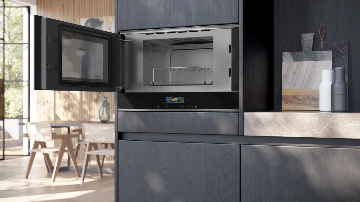 Siemens iQ700 Built-in Microwave with Grill Black – BE732L1B1I-3