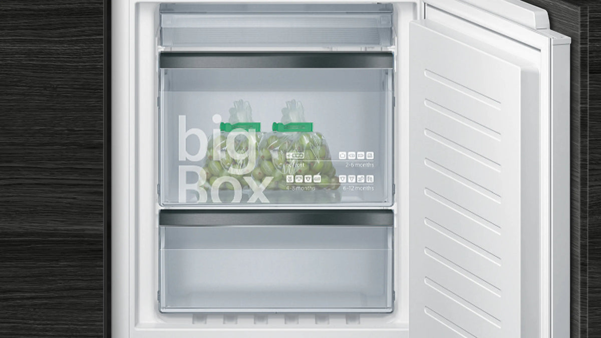 Siemens iQ500 Built-in Fridge-Freezer with Freezer at Bottom 177.2 x 55.8 cm Flat Hinge – KI86NSF30I-4