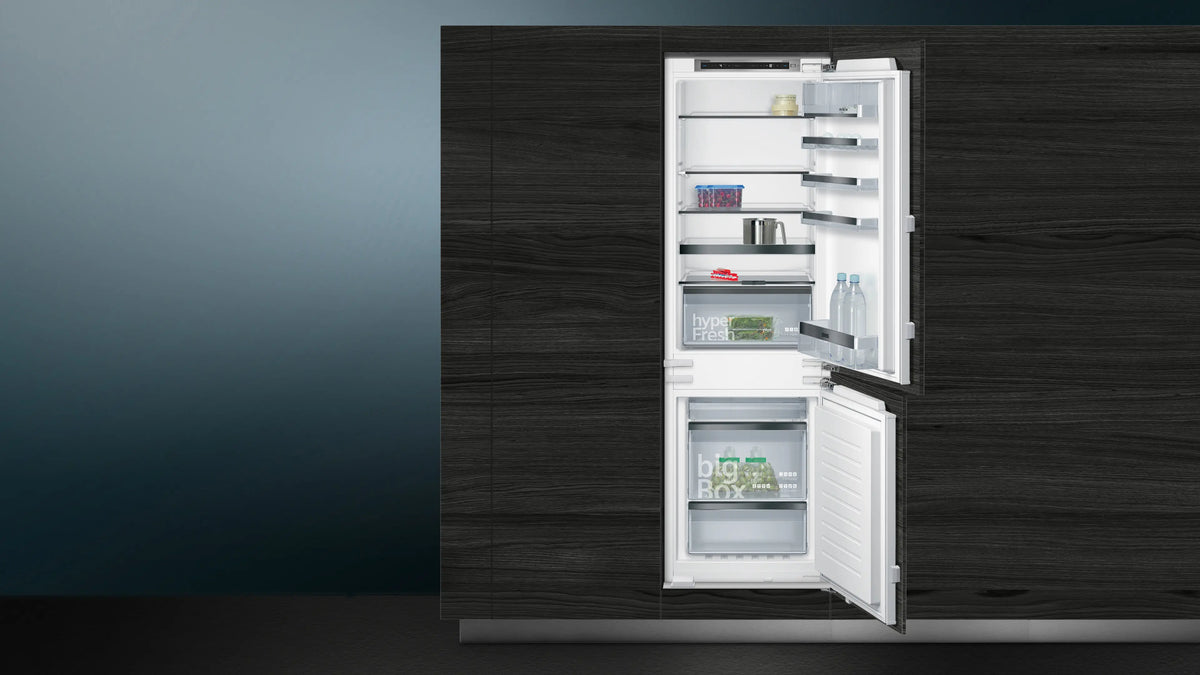 Siemens iQ500 Built-in Fridge-Freezer with Freezer at Bottom 177.2 x 55.8 cm Flat Hinge – KI86NSF30I-2