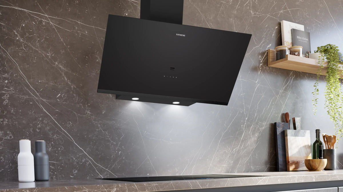 Siemens iQ500 Wall-Mounted Cooker Hood 90 cm (LC97KPJ61I) – Touchless Control, Black Glass