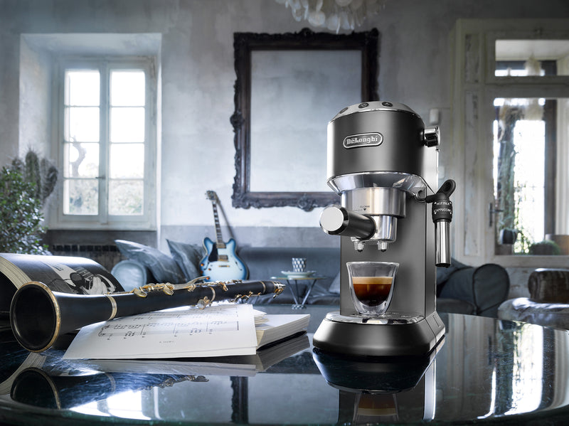 De’Longhi Dedica EC685 Series – Manual Espresso Machine with Cappuccino System, 15 Bar Pressure, Thermoblock Heating (Black, Grey, Red & White)-6