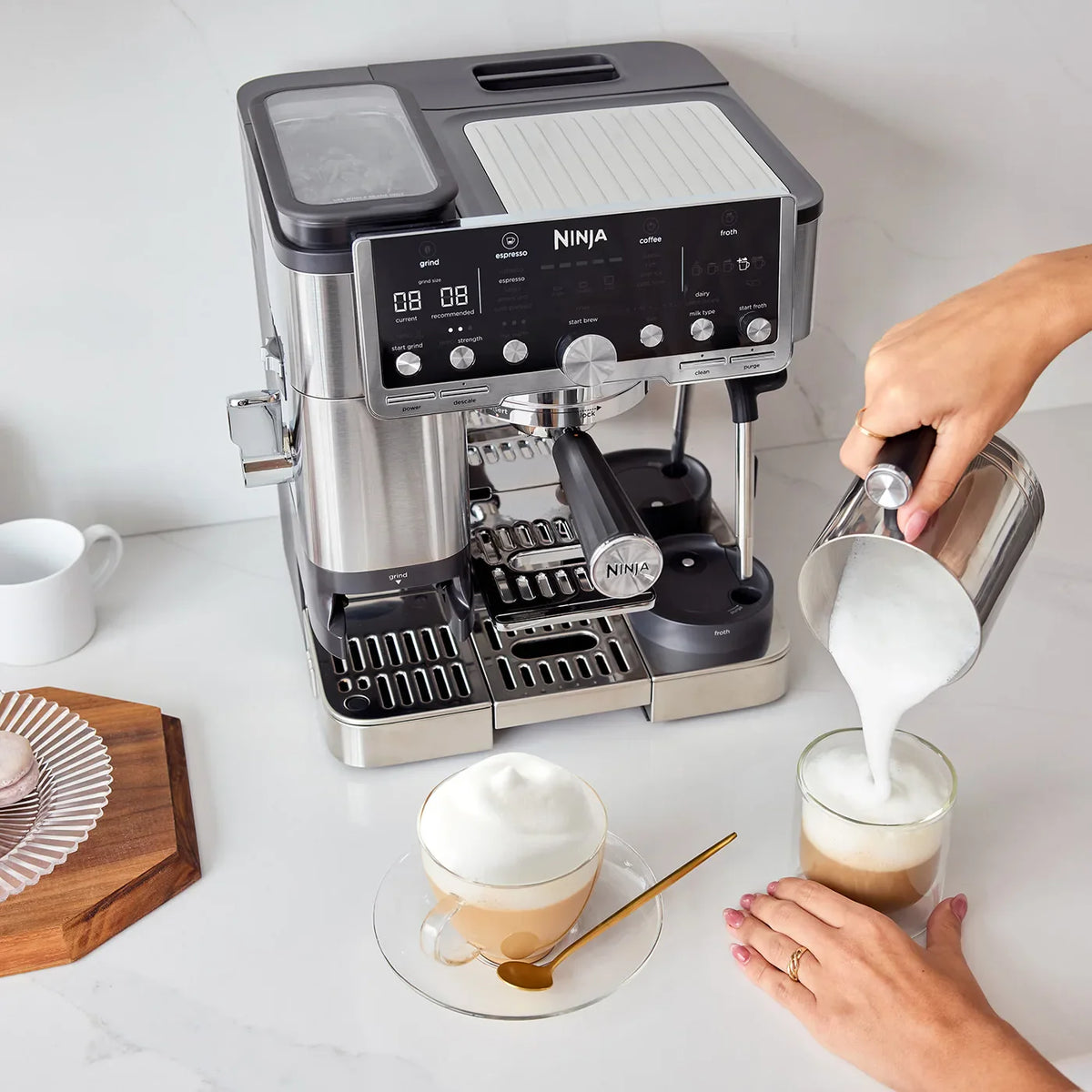 Ninja Luxe Café Pro Series ES701 – 3-in-1 Espresso, Drip & Cold Brew Coffee Machine with Grinder, Scale, Dual Froth System & Barista Assist (Silver)-4