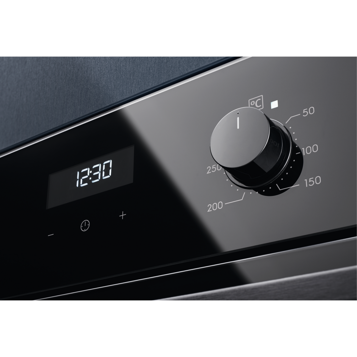 Electrolux KOD3H50BK UltimateTaste 500 60 cm Built-in Single Oven – 65L Capacity-2